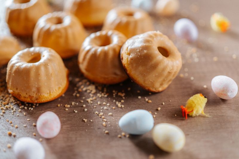 Mini muffins with salted caramel