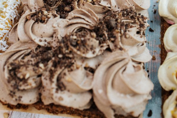 KETO NUTELLA SPREAD WITH CRUNCHY PRALINE